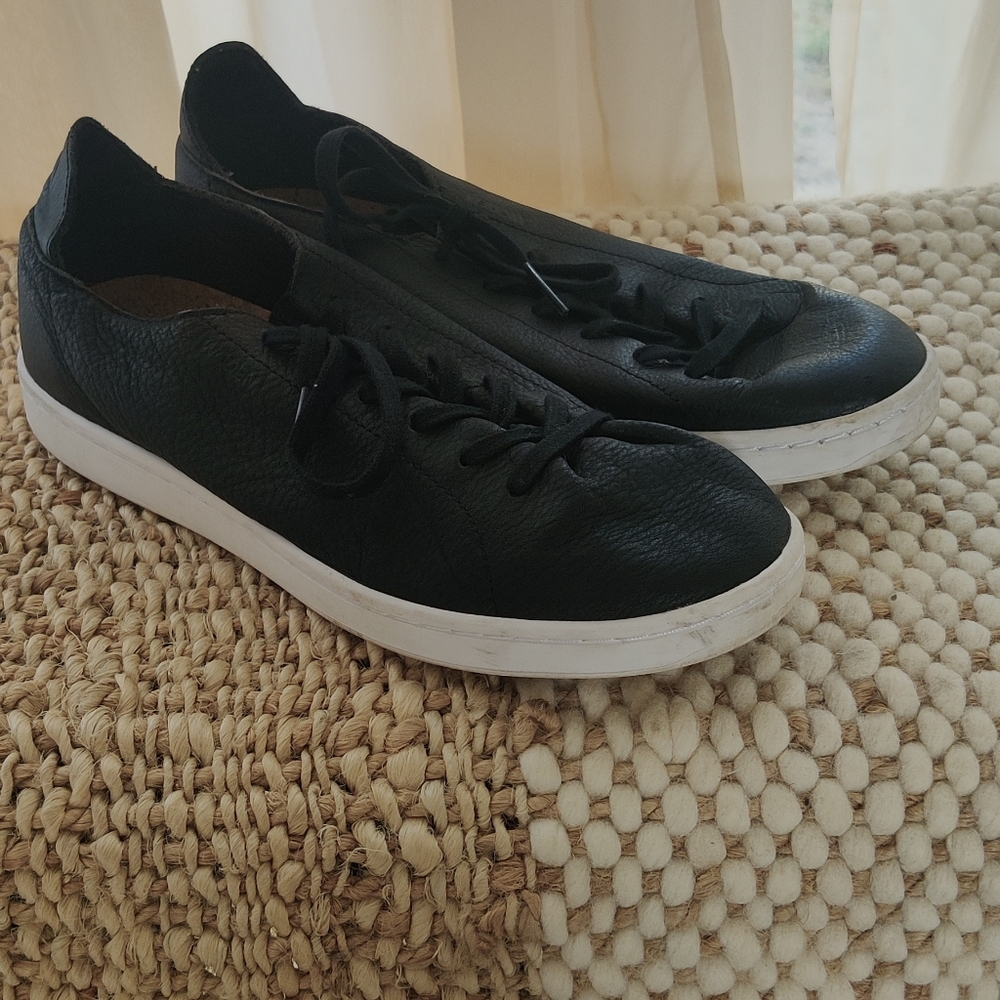 Woden sz 40 US 8.5  tennis shoes BLACK leather